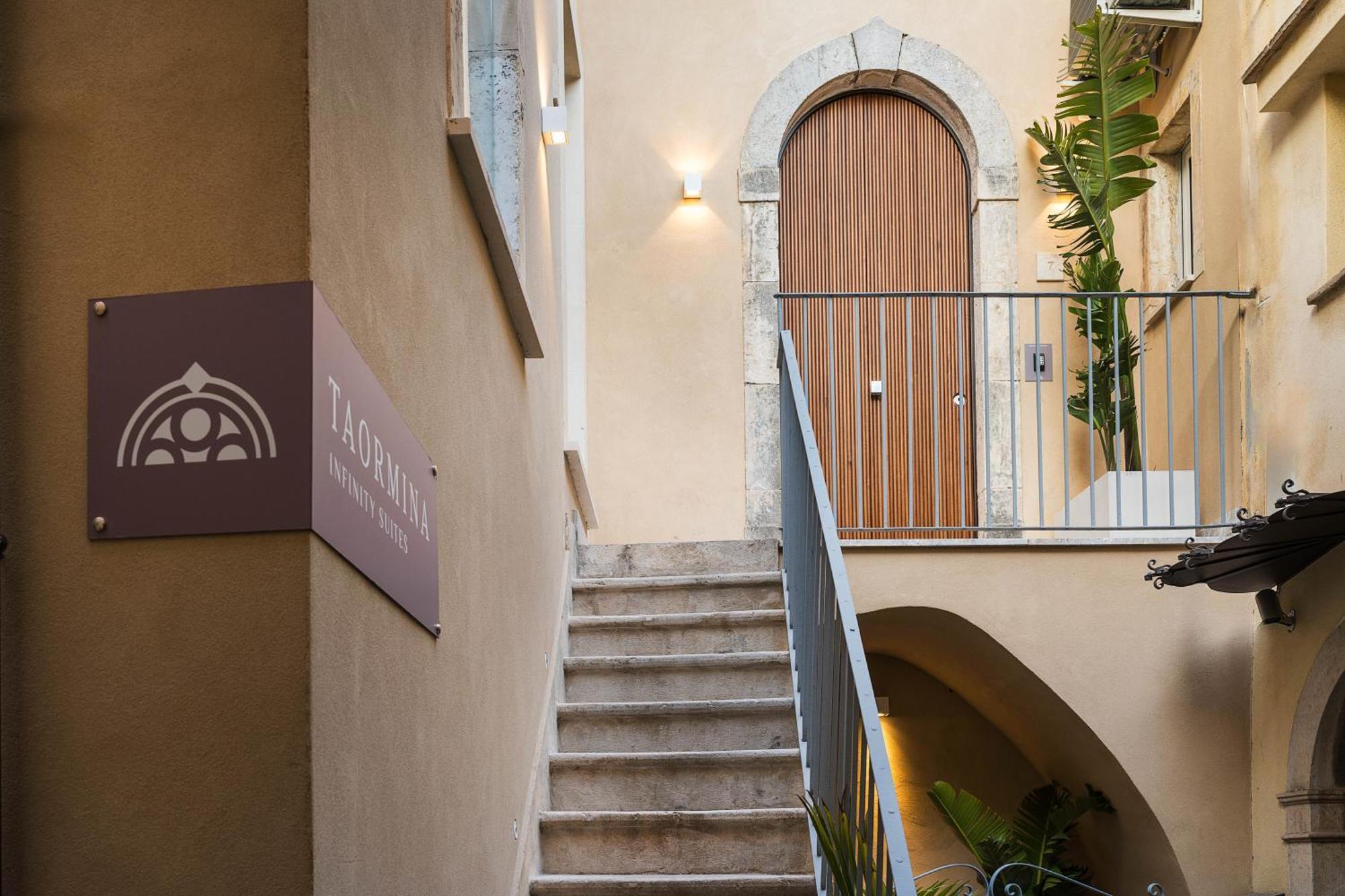 Taormina Infinity Suites Bagian luar foto